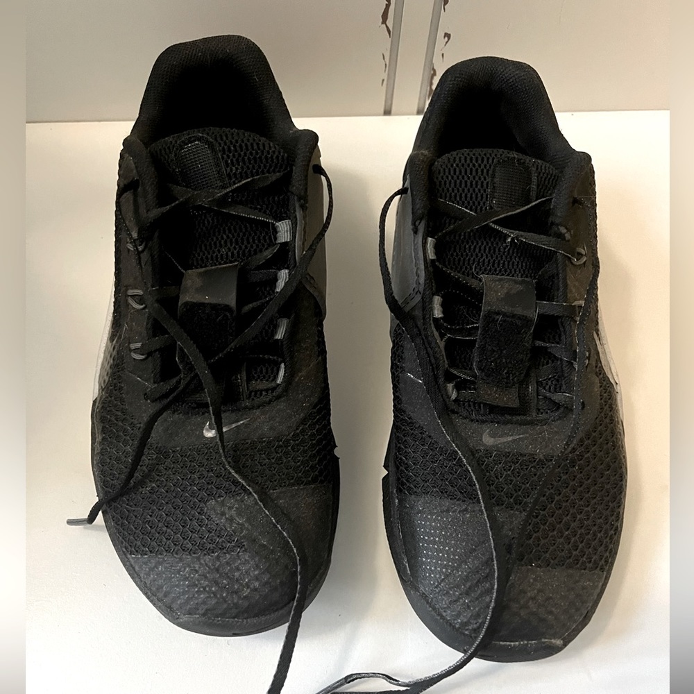 Women Nike Metcons. Only worn 3/4 times. Size 8